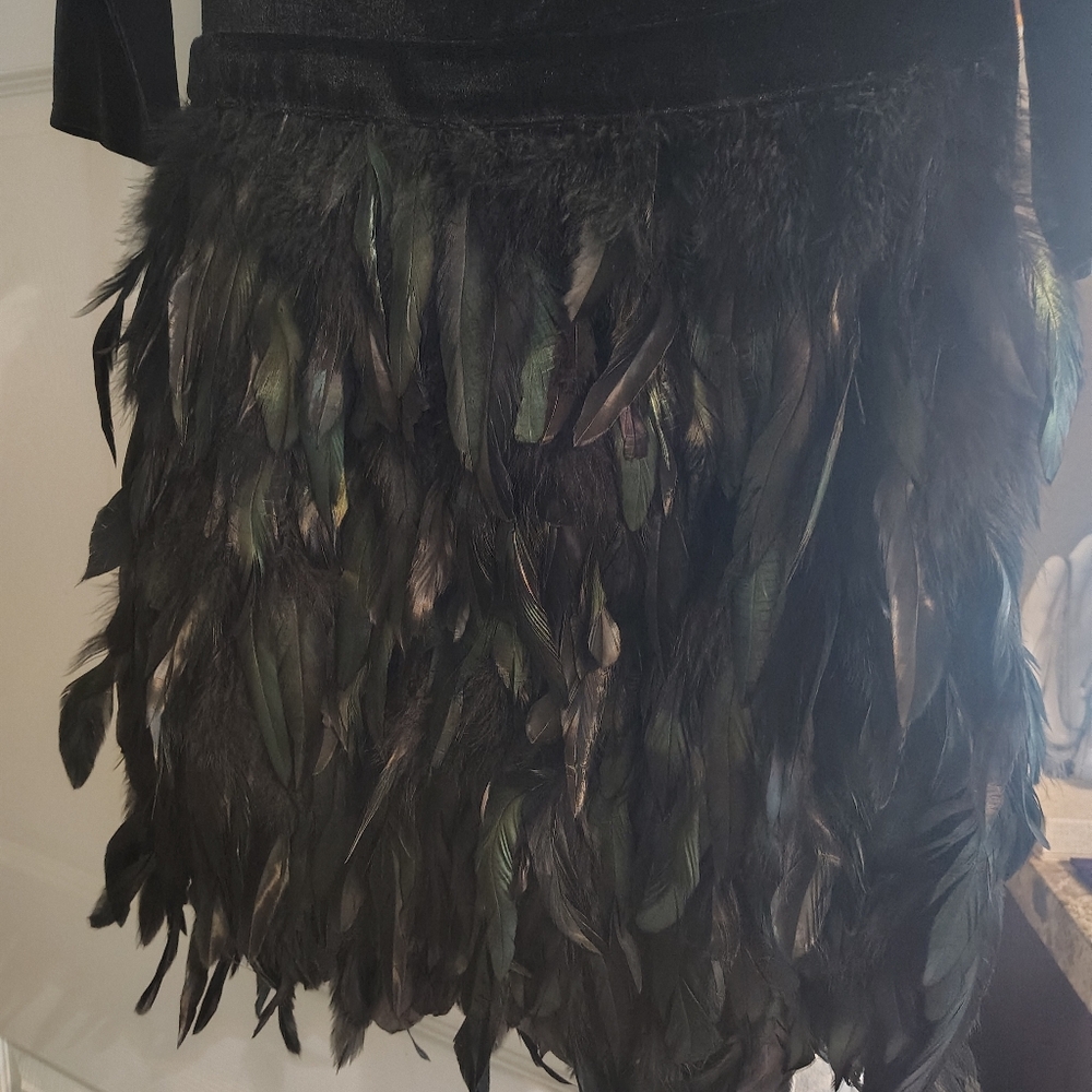 EMERALD FEATHER DRESS - Picture 3 of 12